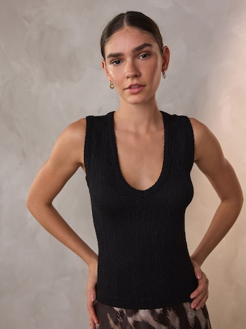 Next Топ в черно