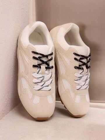 Friends Like These Platform trainers in Beige