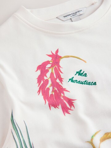 Tricou de la Next pe alb