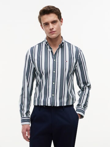 TOMMY HILFIGER Regular Fit Paita värissä vihreä: etupuoli