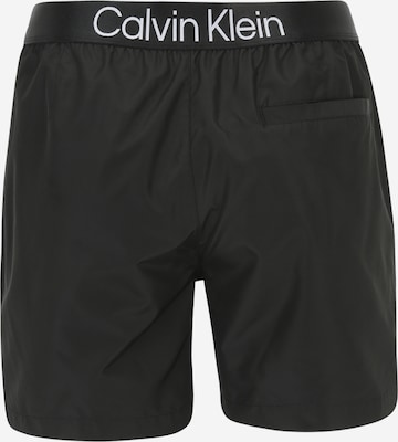 Calvin Klein Swimwear Rövid fürdőnadrágok - fekete