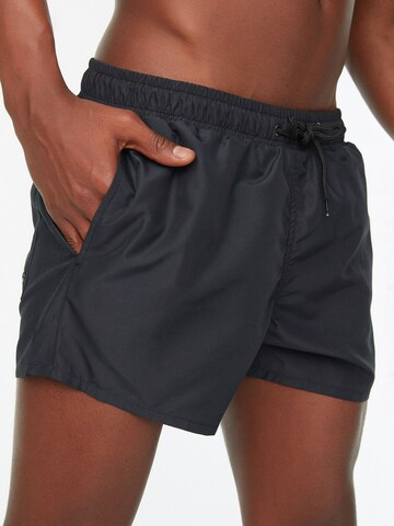 Trendyol Badeshorts in Schwarz