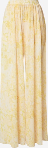PATRIZIA PEPE - Pierna ancha Pantalón en amarillo: frente