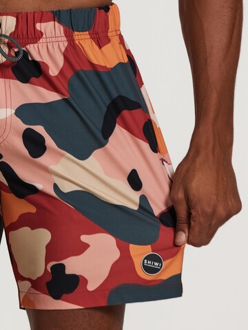 Shiwi Board Shorts 'neo camo 4-way stretch' in Braun