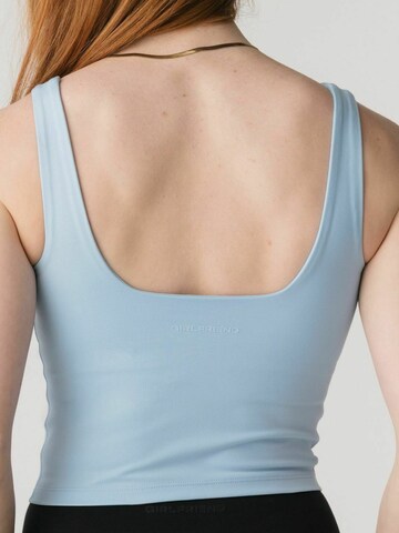 Top ' Tommy ' di Girlfriend Collective in blu