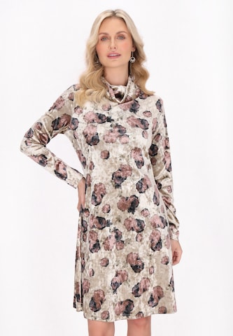 Usha - Vestido en beige: frente