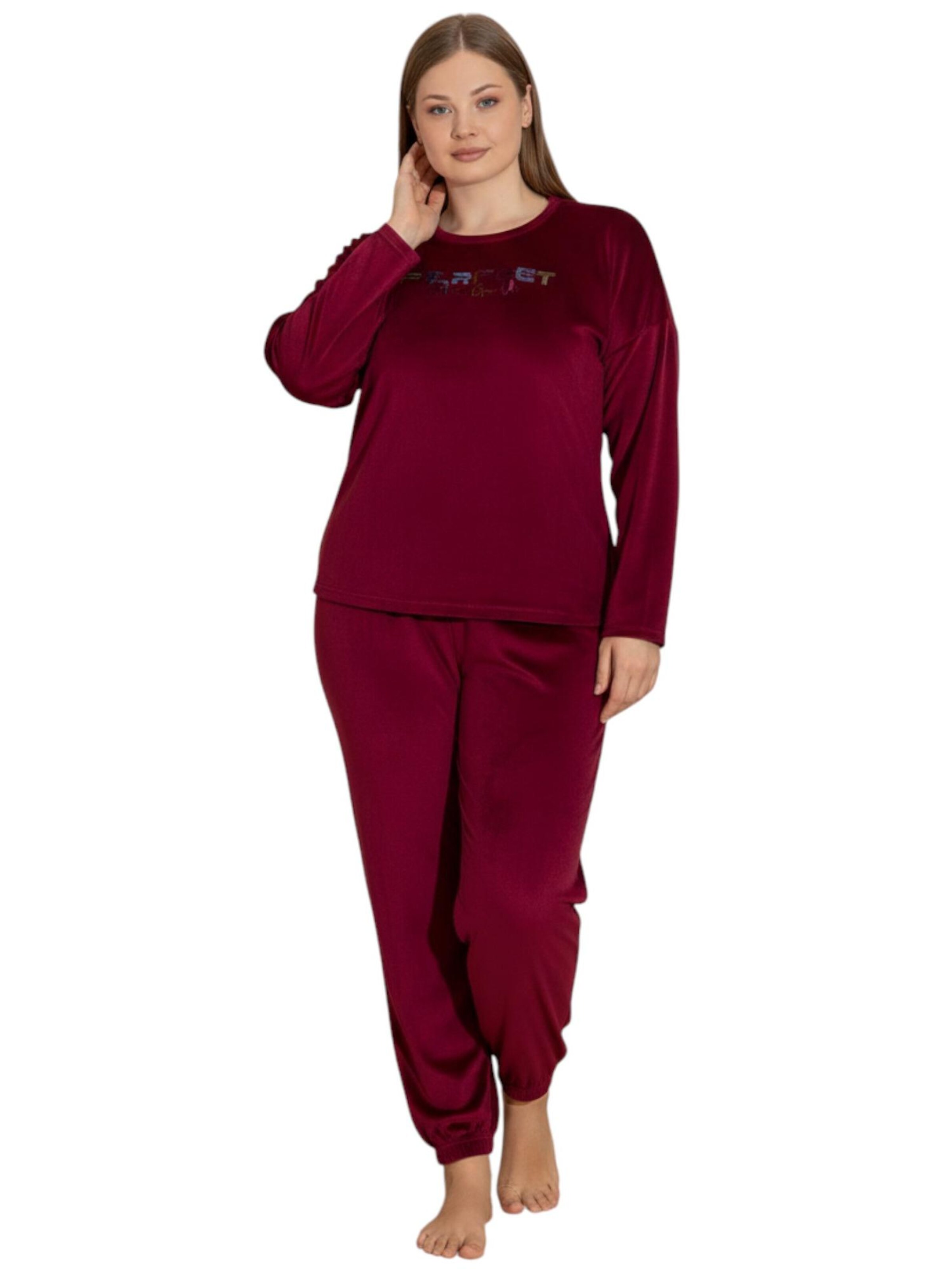 Pyjama 'VelvetDream' fashionshowcase en rouge