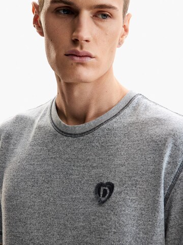 Desigual - Camiseta en gris