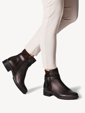 Bottines Tamaris en marron : devant