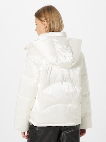 ARMANI EXCHANGE Zimní bunda – bílá