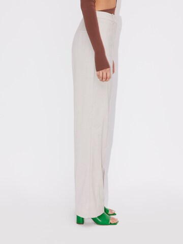 Wide Leg Pantalon 'Elvira' LeGer by Lena Gercke en gris : sur le côté