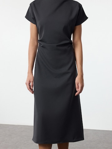 Trendyol Sukienka w kolorze szary