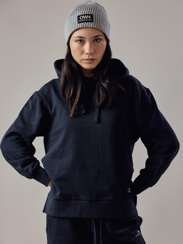 Felpa 'Felpa Felpata con Cappuccio e Spacchi Laterali' di OWN Off With Nature in blu: frontale