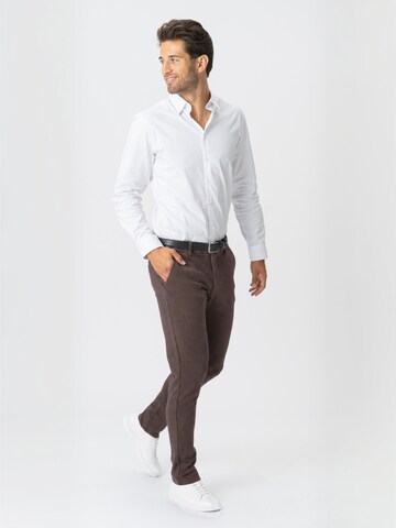 TEESHOPPEN Regular Trousers ' Performance ' in Brown: side