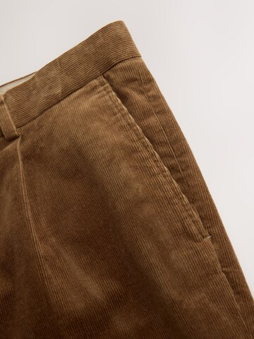Coupe slim Pantalon 'Rich' Next en marron