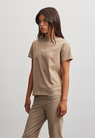T-shirt 'Lamia' Pegador en beige