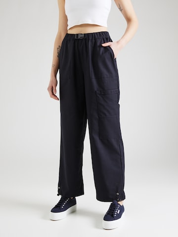 Loosefit Pantaloni 'JACKIE' de la SOMETHINGNEW pe albastru: față