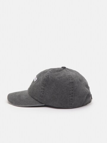 Casquette Pull&Bear en gris : devant