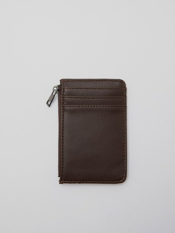 Pull&Bear Etui in Bruin