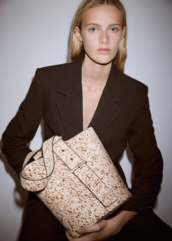 MANGO Pouch in Brown: front