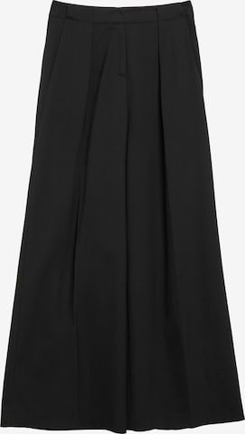 COMMA Pleat-front trousers in Black: front