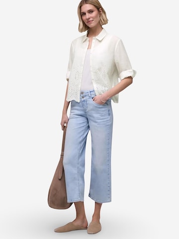 Maglietta 'SOL_Rising shiffley shirtcollar blouse 346279' di STREET ONE in bianco