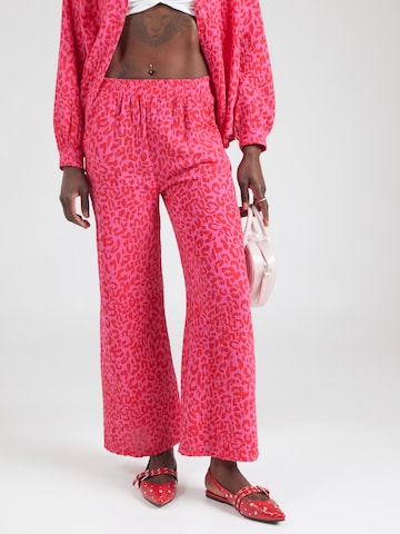 Hailys Wide leg Παντελόνι 'Ra44iney' σε ροζ: μπροστά