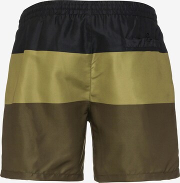 MAUI WOWIE Board Shorts in Mixed colors