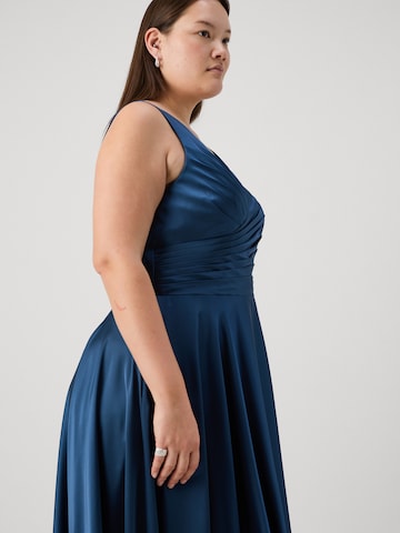 My Mascara Curves Вечернее платье в Синий