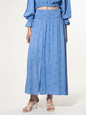Influencer - Falda en azul: frente
