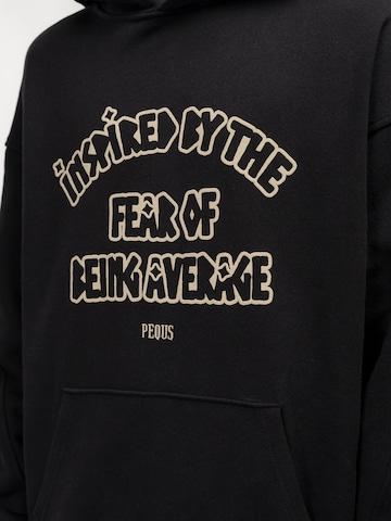 Pequs Sweatshirt 'INSPIRED BY THE FEAR' in Schwarz