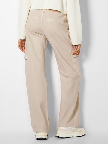 Bershka cargo trousers in khaki with belt