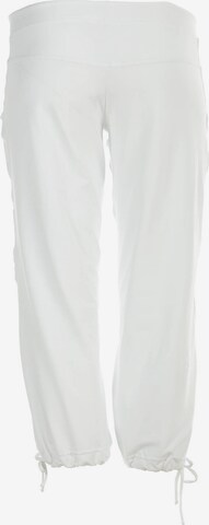 Winshape Tapered Sporthose 'WBE6' in Weiß