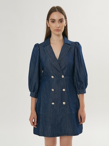 Influencer Jurk in Blauw: voorkant