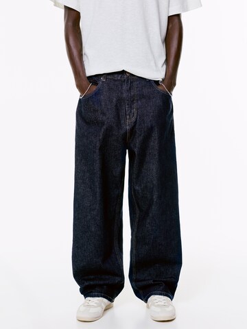 Baggy Jeans de la Pull&Bear pe albastru: față