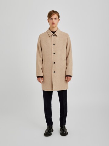 Bertoni Between-Seasons Coat 'Davi' in Beige