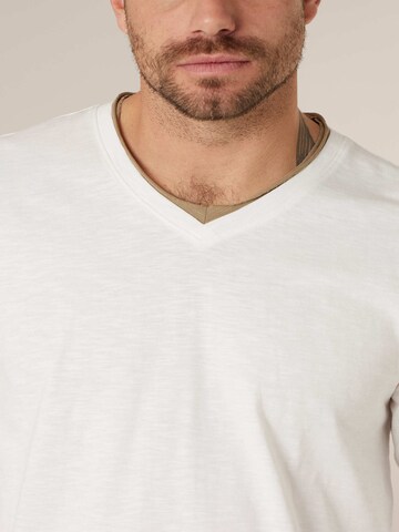 T-Shirt 'BELINO' Deeluxe en blanc