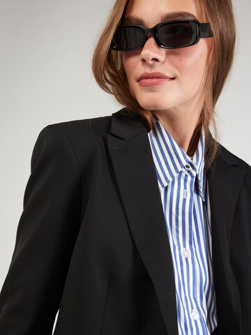 Calvin Klein Blejzr – černá