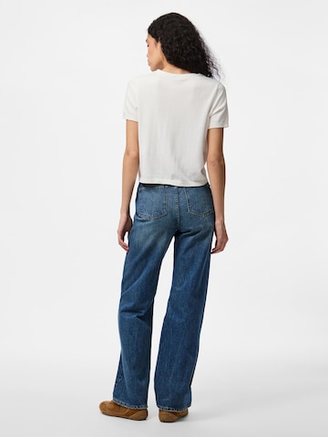 Cardigan 'ORINA' PIECES en blanc