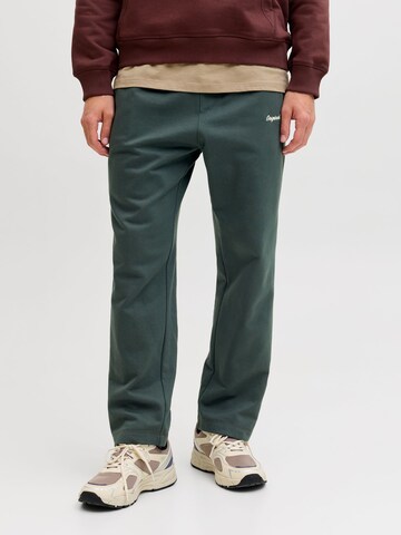 JACK & JONES Regular Trousers in Green: front