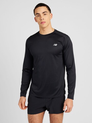 T-Shirt fonctionnel 'Essentials' new balance en noir : devant