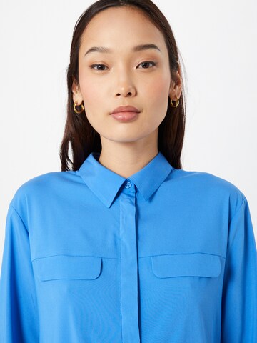 COMMA Regular Блуза в синьо