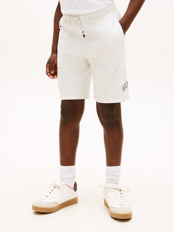 TOMMY HILFIGER Regular Byxa 'VARSITY' i grå: framsida