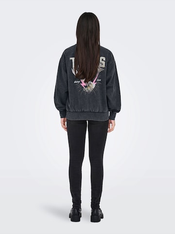 ONLY Sweatshirt 'ONLLUCINDA' in Schwarz: Vorderseite
