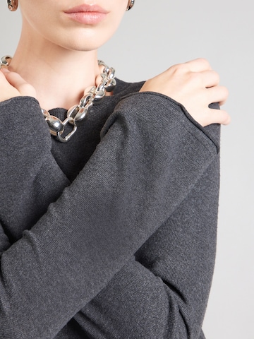 ONLY - Vestido de punto 'ONLAmalio' en gris