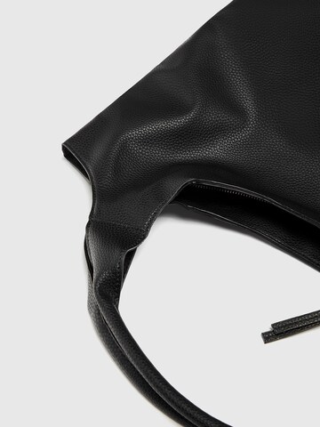 Pull&Bear Nakupovalna torba | črna barva