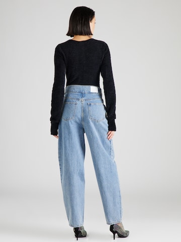 Hoermanseder x About You Tapered Bandplooi jeans 'Hava' in Blauw