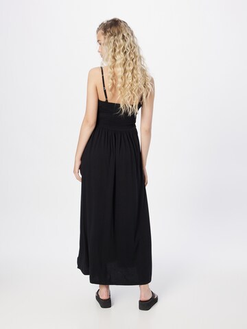 Rochie de la GAP pe negru