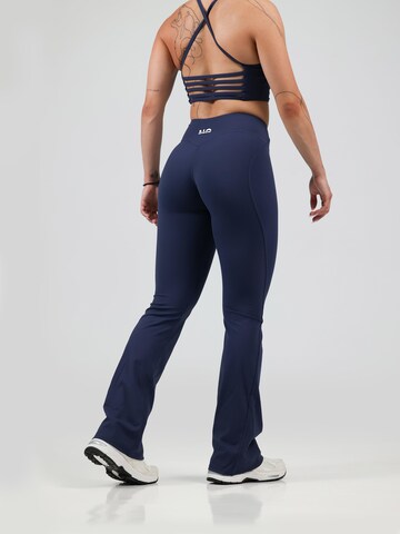 Evazați Leggings 'Nova Flared Leggings' de la neverover pe albastru