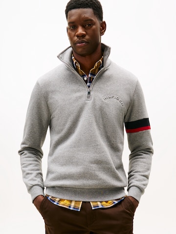 TOMMY HILFIGER Sweatshirt in Grey: front
